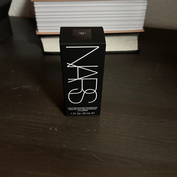 NARS Black Liquid Foundation - Picture 1 of 5